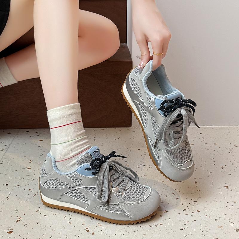 New products are on sale in summer, new retro soft-soled mesh breathable sports and leisure shoes