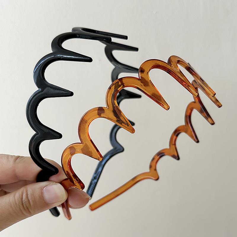 Opaska falowana antypoślizgowa z ząbkami - stylowa, idealna do mycia włosów i twarzy