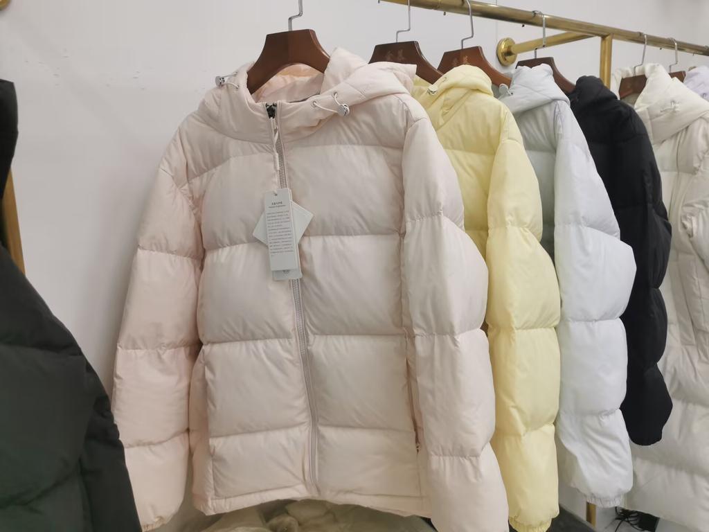 New autumn and winter white duck down jacket women's short hooded loose bread jacket winter thickened warm jacket