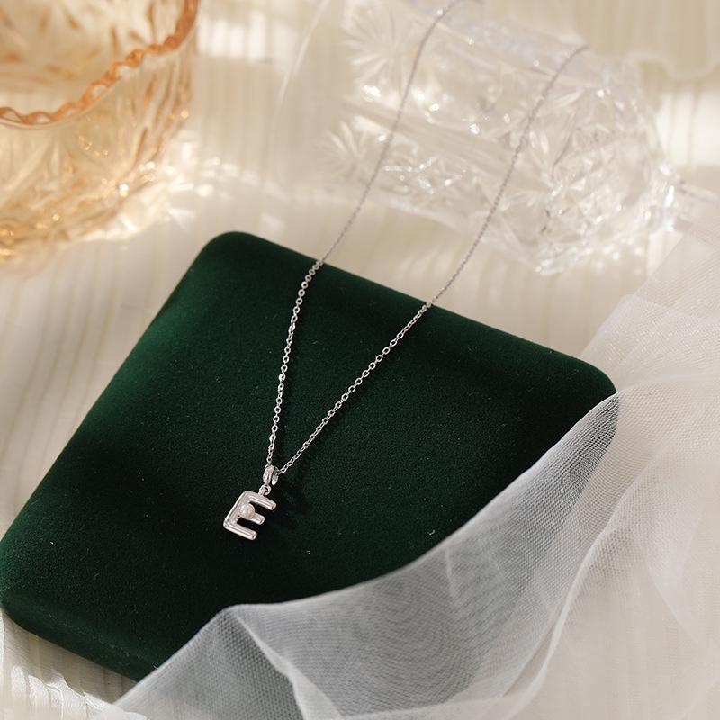 Banyan Tree S925 Silver Alphabet Pendant Necklace - Minimalist Clavicle Chain for Women, Fashionable and Versatile.