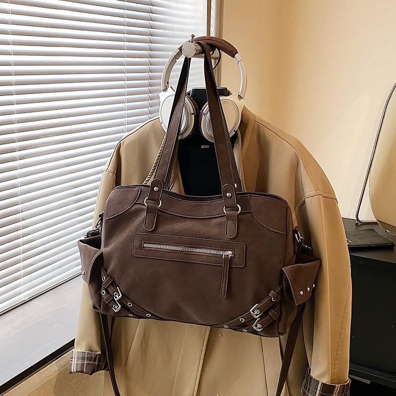 Winter new personalized trend messenger large-capacity bag niche design women s shoulder tote bag
