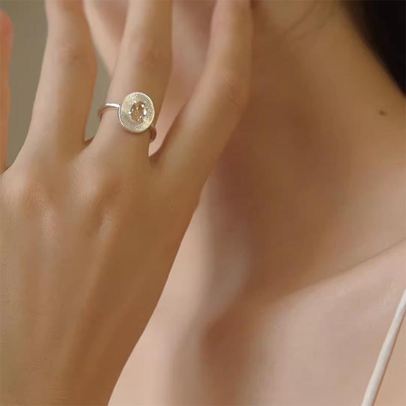 Zirkonia Børstet Ring Dame Tekstur Høy Klasse Elegant Enkel Justerbar Pekefingerring For Kjærester Kvinne Tilbehør Justerbare Ringer