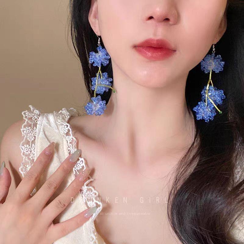 Resort-Style Beaded Stud Earrings: Handmade, Versatile, and Perfect for Spring and Summer with an Exquisite, Elegant Touch.