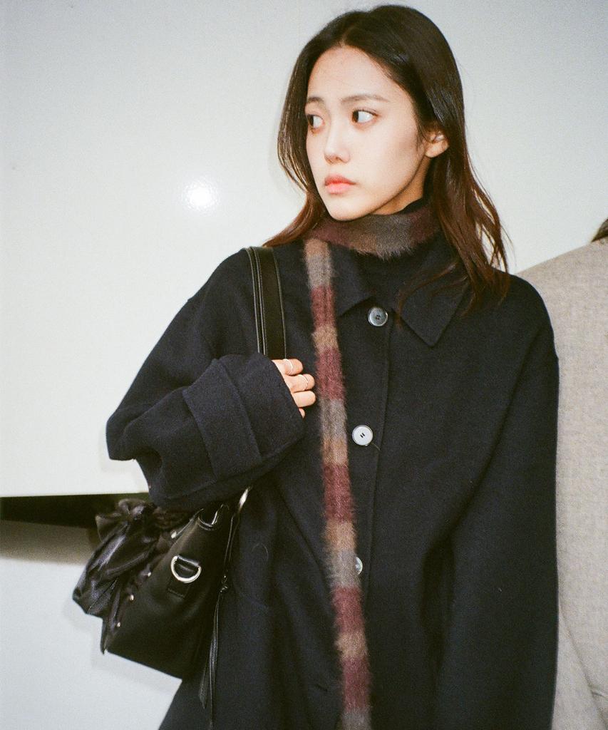 IUGAMAKARAS Striped Hairy Skinny Muffler (Brown)