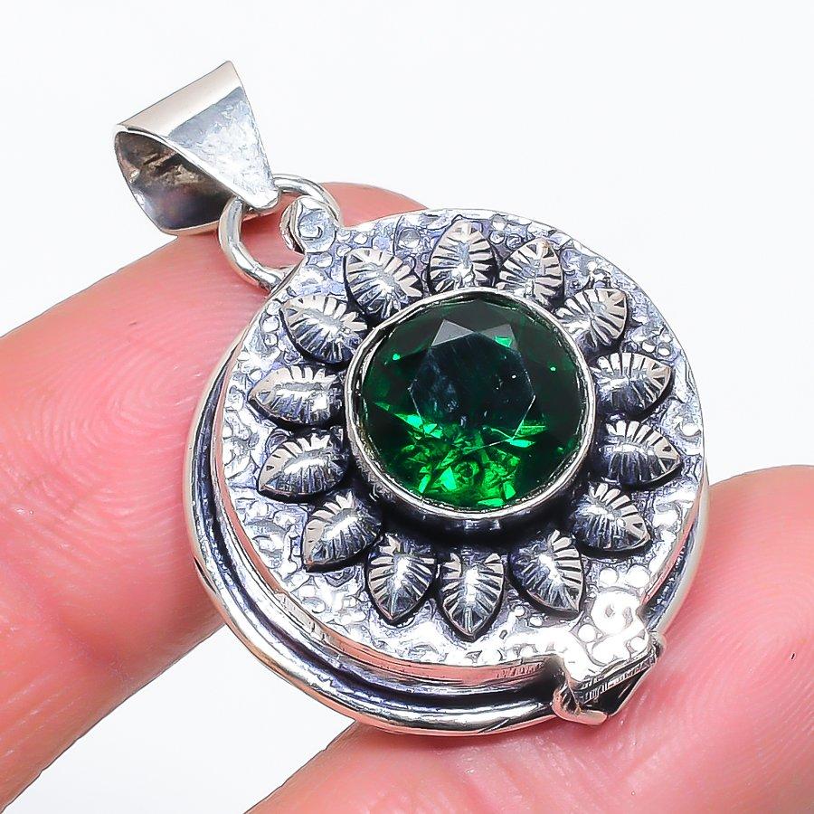 

Natural Chrome Diopside Gemstone 925 Sterling Silver Jewelry Pendant 1.58 N5c69