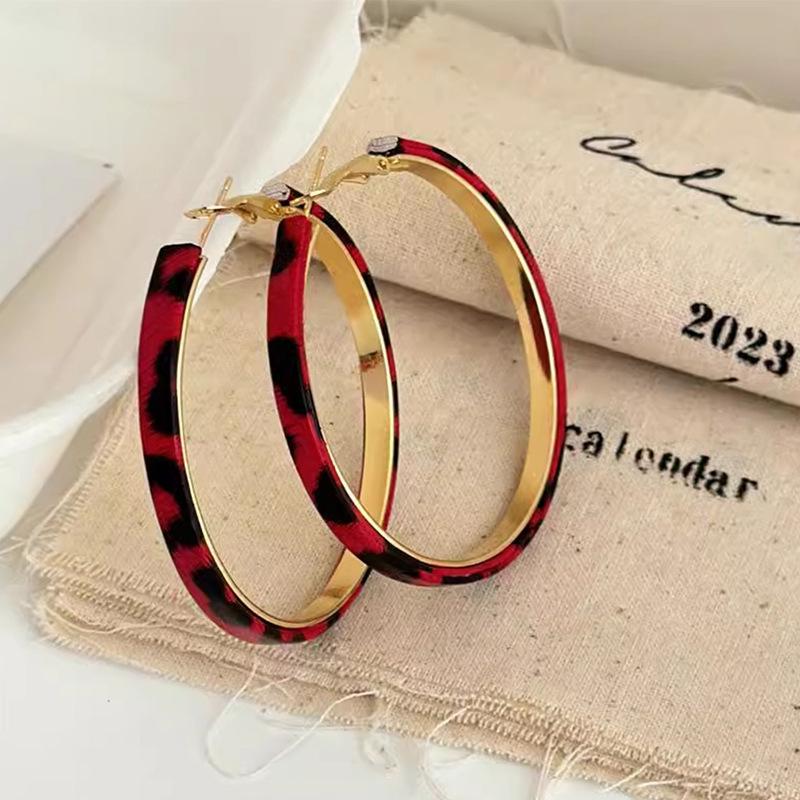 

Серьги из кожи Майяр с леопардовым принтом, серьги в ретро-стиле с преувеличенной атмосферой, модные простые серьги с высоким чувством стиля