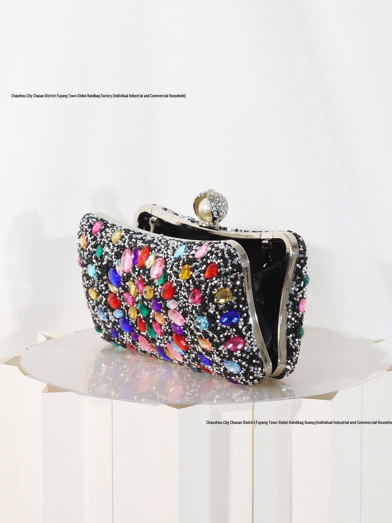Kadın Elmas Taşlı Akşam Portföy Çantası