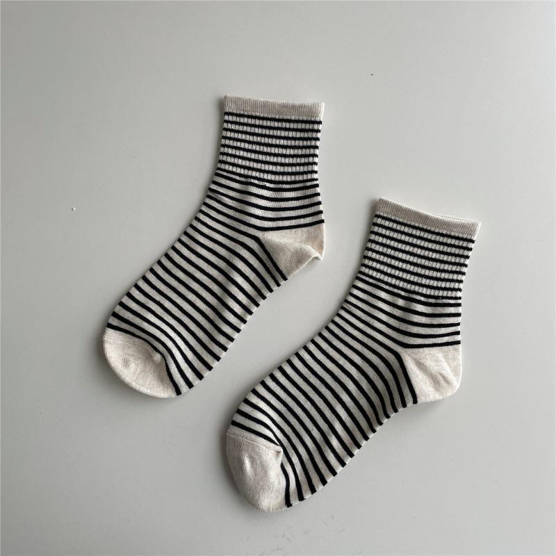 Ladies Spring New Style High Elastic Stripe In The Tube Stack Socks