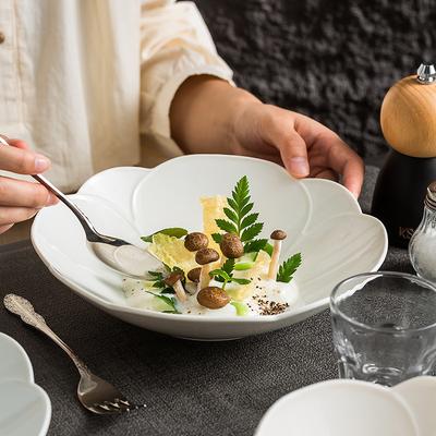 New Luxury Ceramic Dinner Plates Set Restaurant Flower Petal Bowls El Serving Dishes Simple Unique Shape