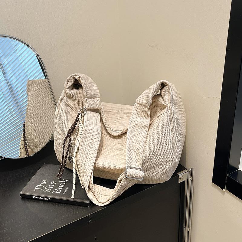 Casual bag women's new trendy fashion shoulder bag large capacity commuter messenger commuter bag