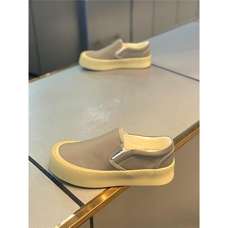 Spring and summer new thick-soled low-top board shoes, light and comfortable leisure sports xs