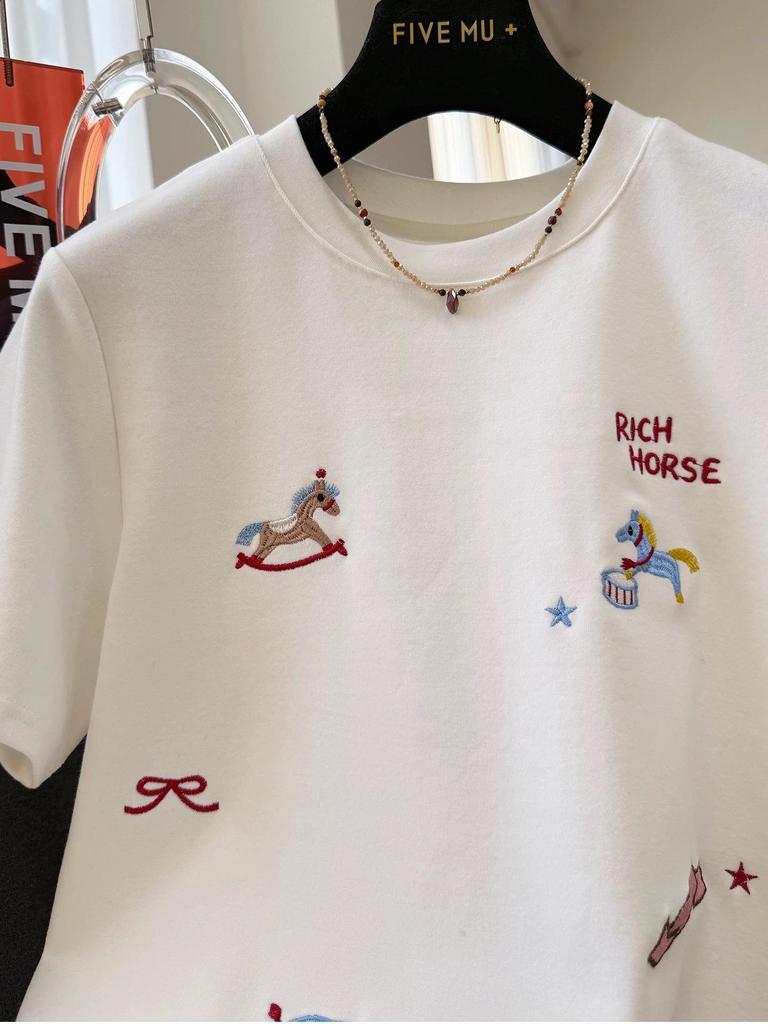 Women's Gray Pony Print Short-Sleeve T-shirt: 2026 Early Spring Slimming Loose Fit