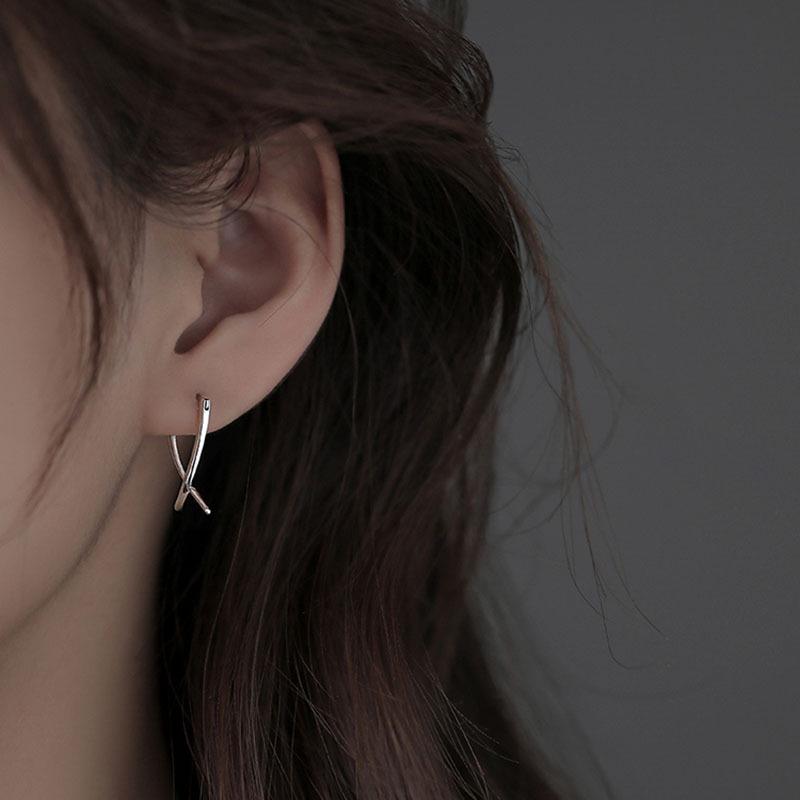 S925 Sterling Silver Fishbone Cross Ear Cuffs: High-End Minimalist Stud Earrings for Women - 2022 Autumn/Winter Trend