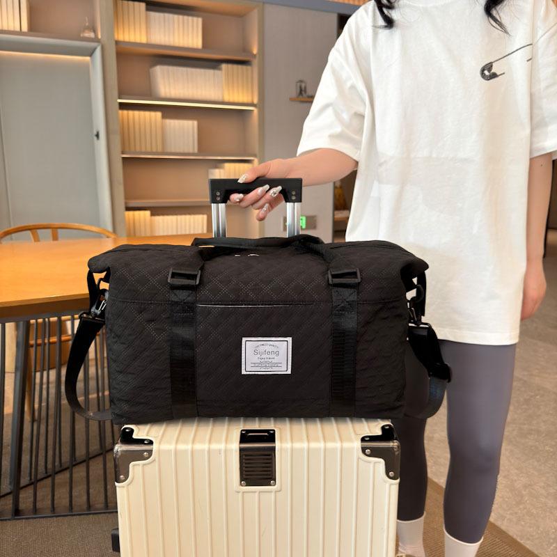 Travel bag Rhombus fitness bag large capacity leisure maternity accommodation portable shoulder bag short boarding luggage