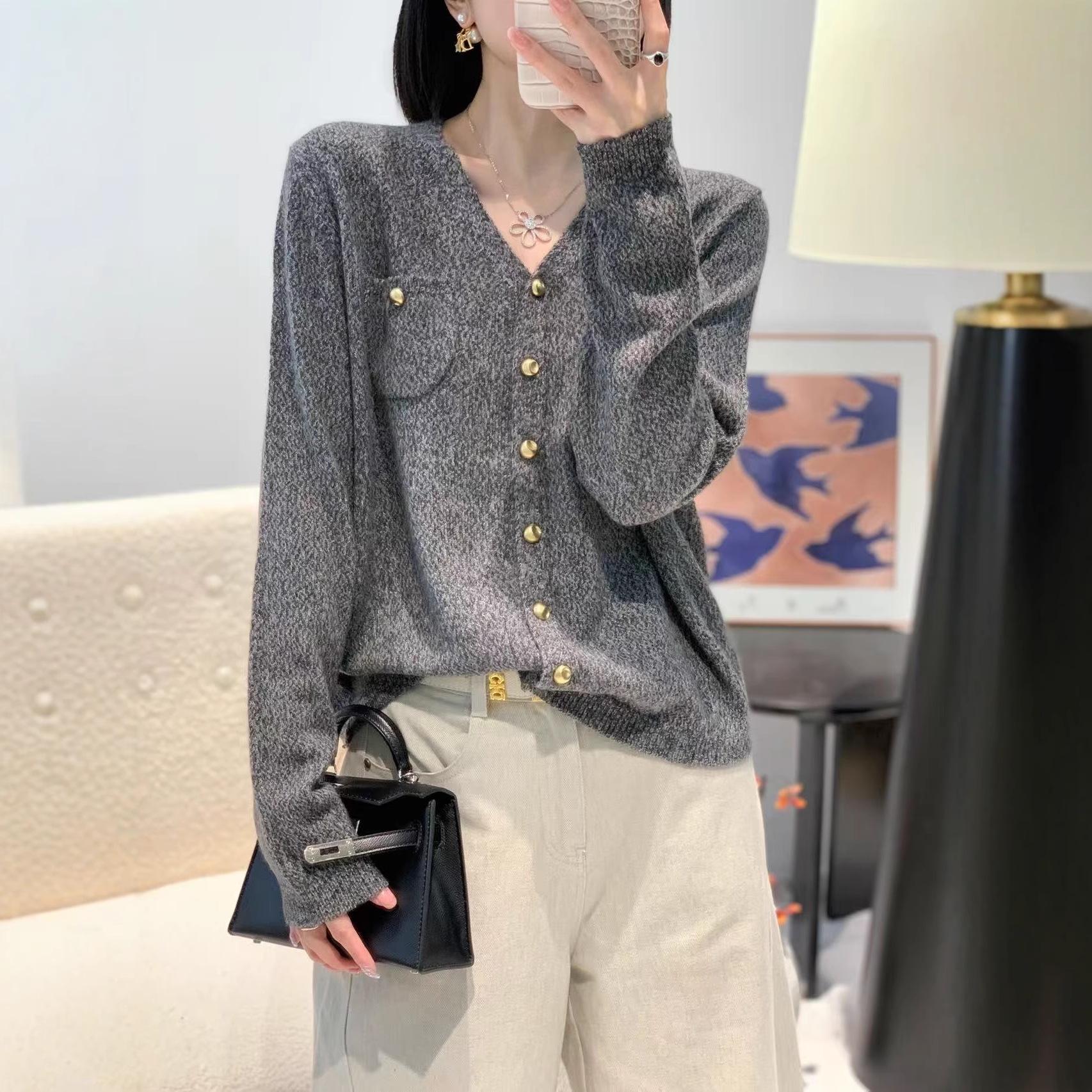 

Шикарный французский кардиган с цветочным карманом - Осенний свитер свободной вязки Medium цветочный/серый