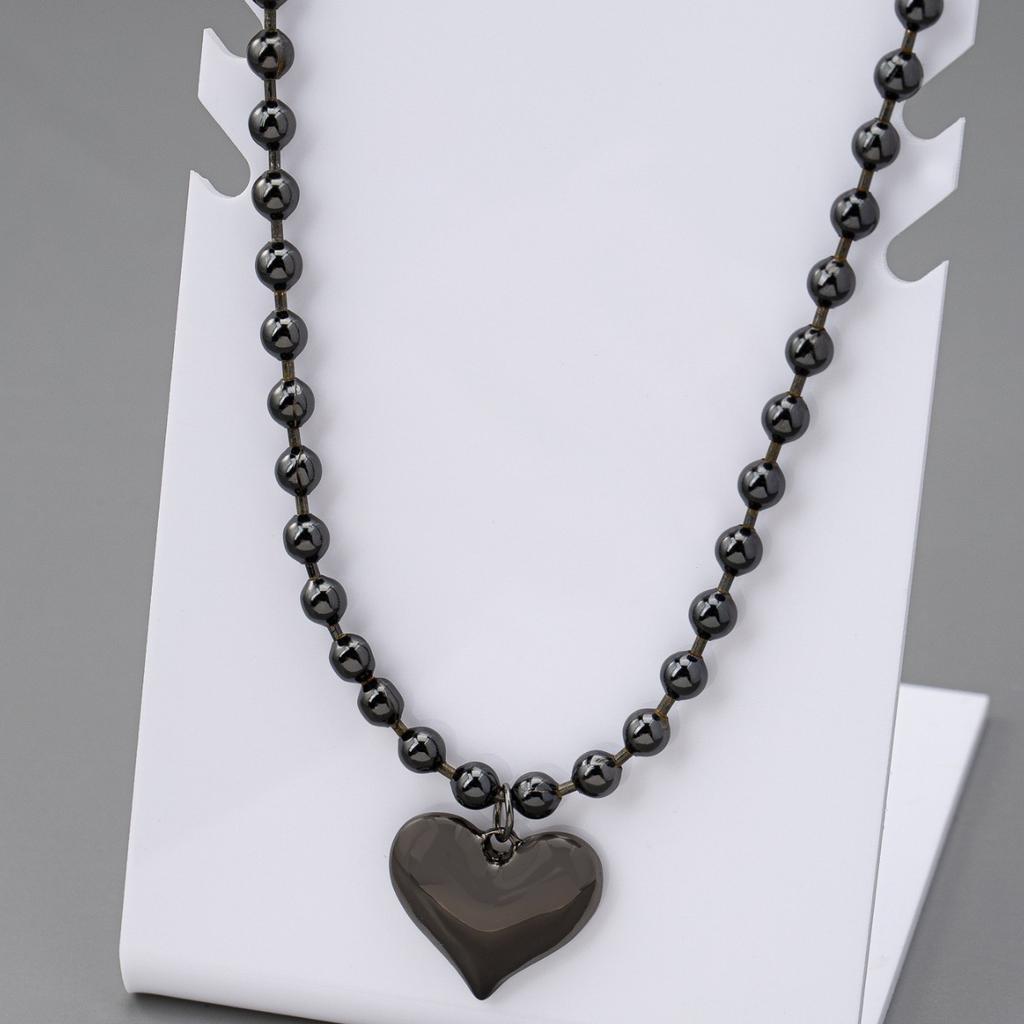 New Amazon Hot Selling Black Love Pendant Necklace for Women, Versatile and High Grade, Collarbone Chain