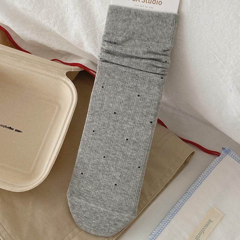 Chaussettes mi-mollet d'automne et d'hiver pour femmes à pois chaussettes pour femmes chaussettes en pile sans couture chaussettes en coton