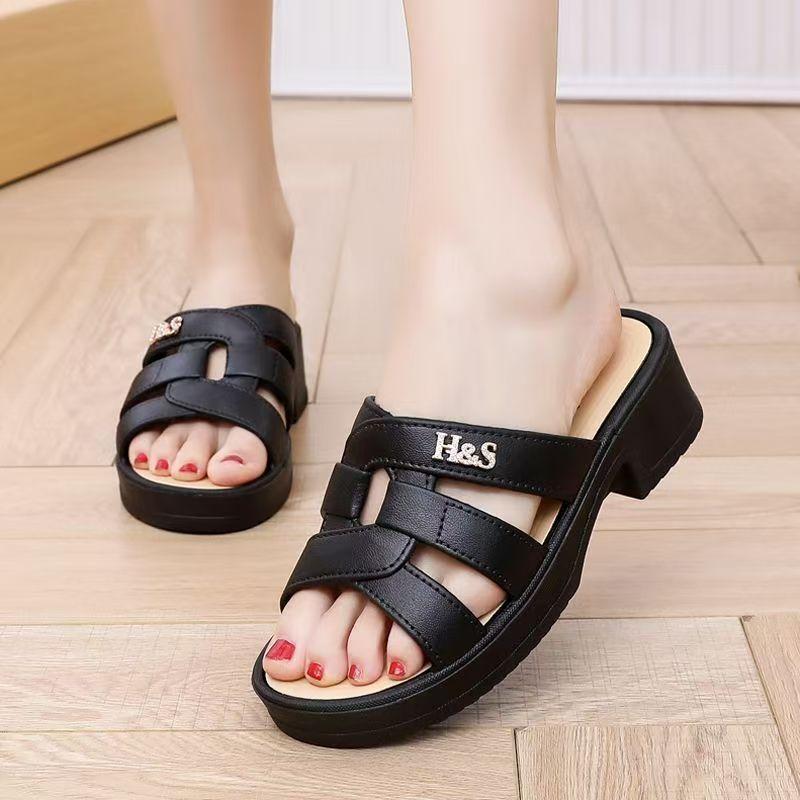 Women Summer New Block Heel One Word Slippers Thick Sole Non Slip Waterproof Home Slippers Outdoor Beach Slippers Sandals