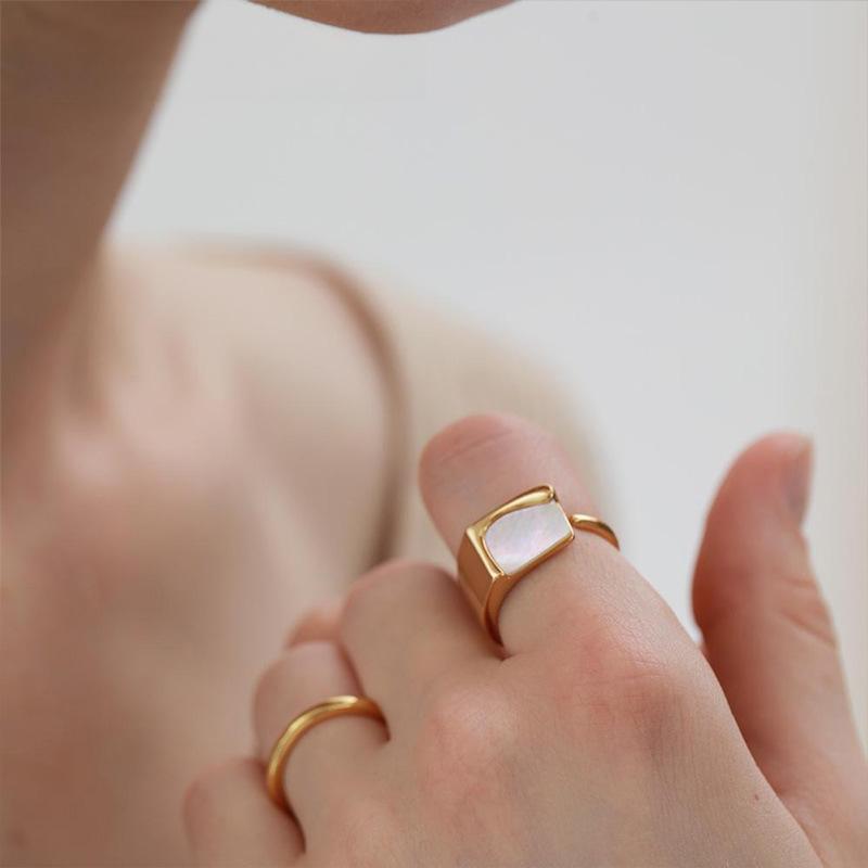 French Light Luxury Temperament White Fritillary Square Open Ring Women's Niche Design Does Not Fade Advanced Index Finger Ring