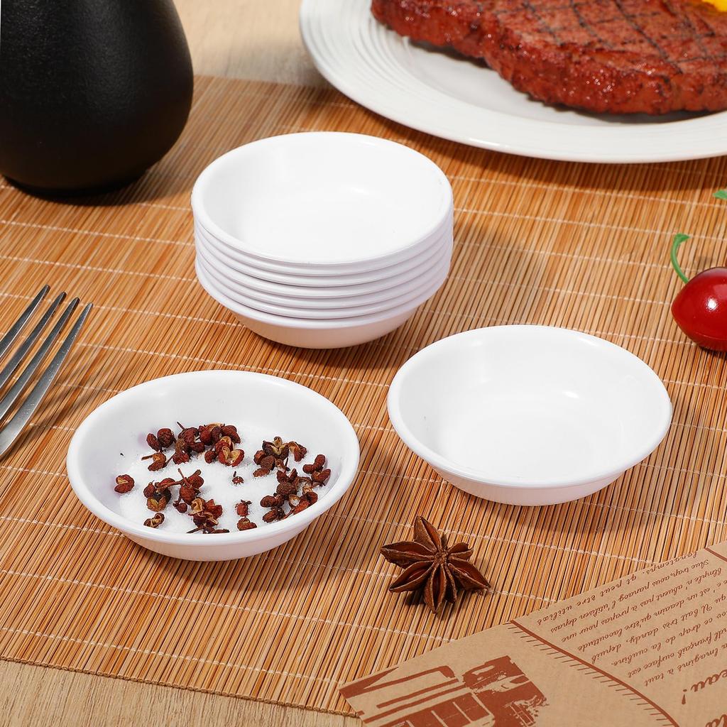 Amosfun Set mit 20 bruchsicheren Kunststoff-Gewürzschalen, Weiß, Stilvoll, Tief, Rund, 7,2 cm Durchmesser, Perfekt für Sojasauce, Essig und Gewürze