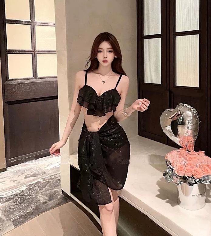 French Romantic Halter Swimsuit Bikini Design Hot Girl Seaside Beach Three-piece Belly-covering