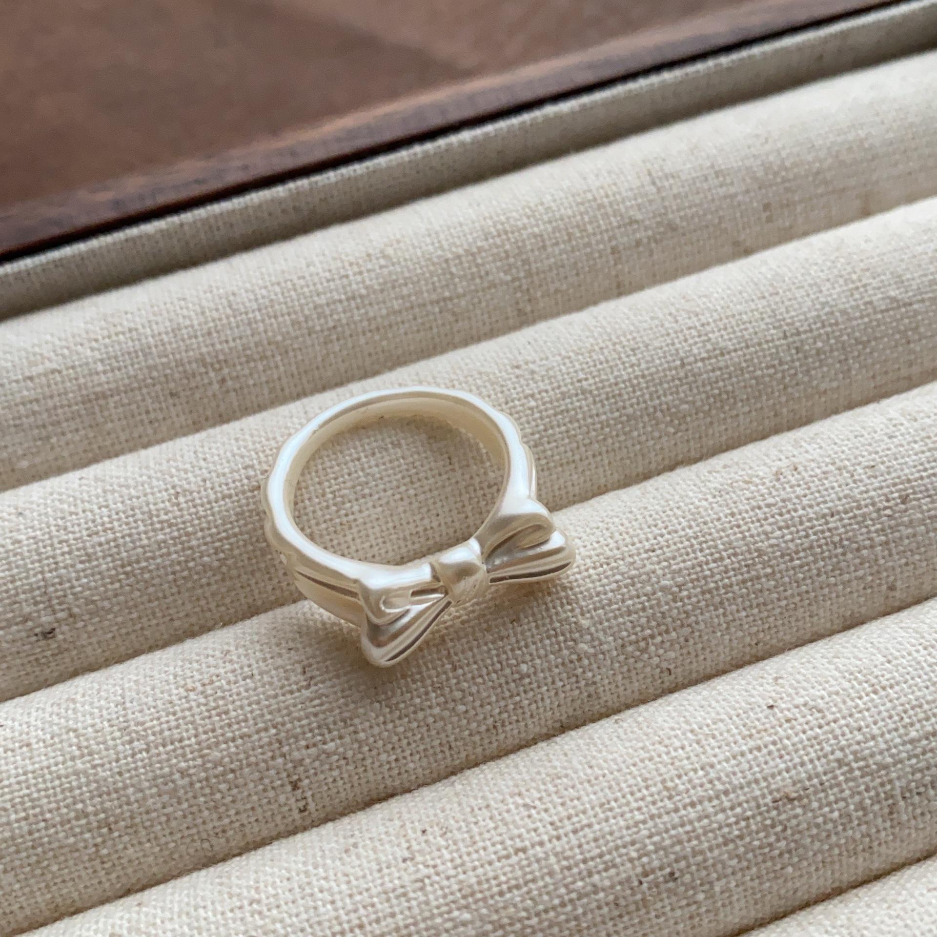 Color resin ring plain ring fashion temperament niche design fashion fresh and relaxed daily leisure commuting ring