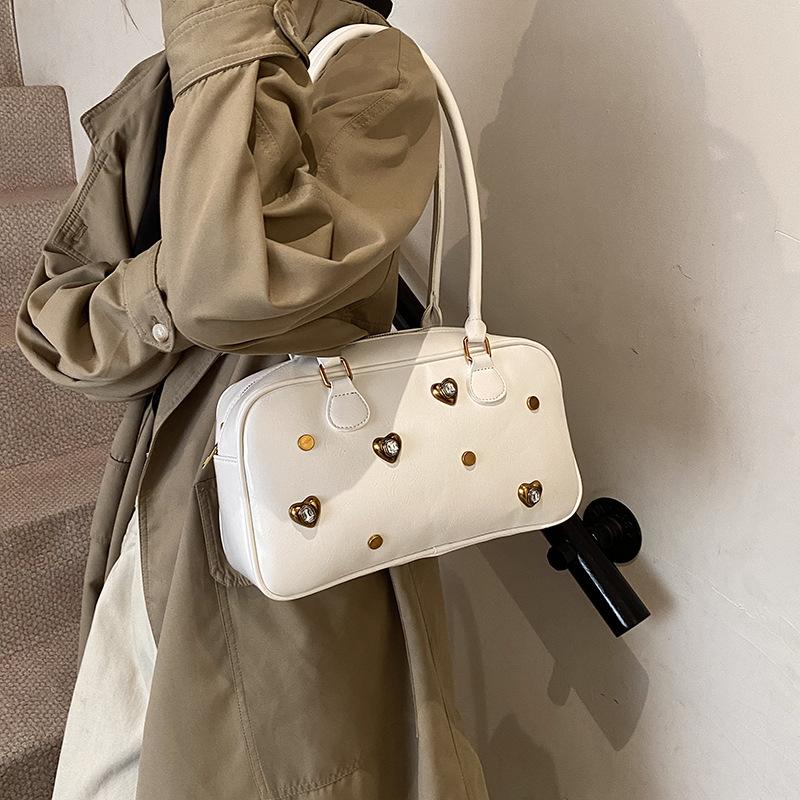 2025 Winter New Mori High-value Retro Rivets Large-capacity Tote Bag Lazy Wind Portable Shoulder Women's Bag