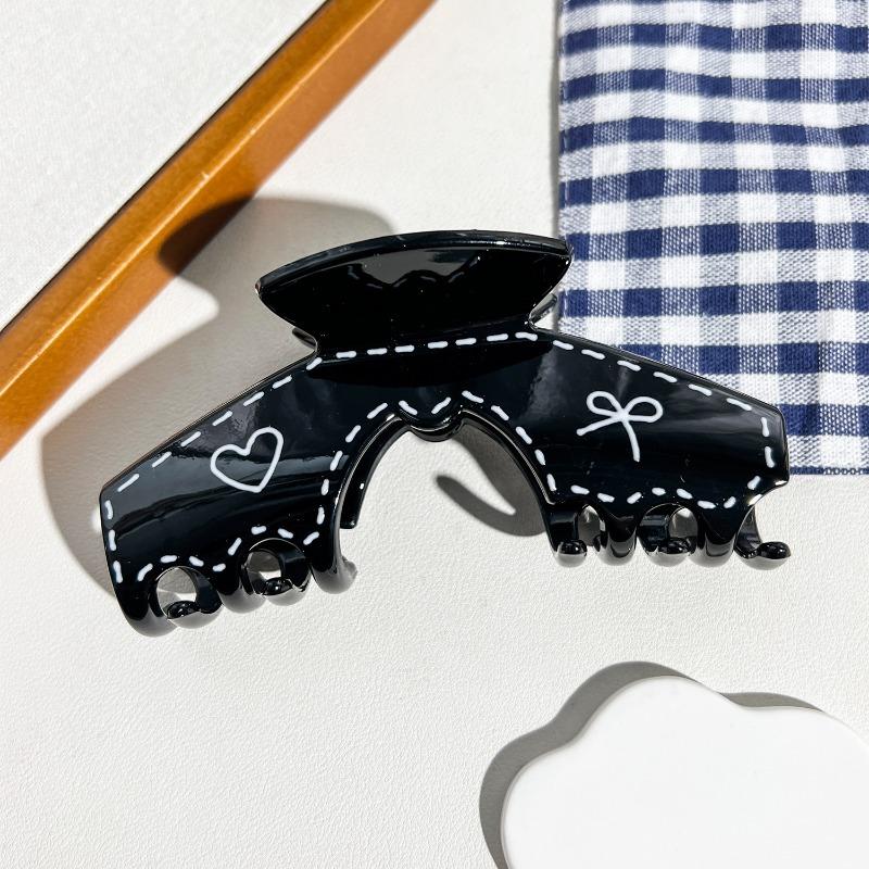 High-end Cream-colored Hair Clips Women's Heart Graffiti Wavy Gripper Elegant Updo Shark Gripper