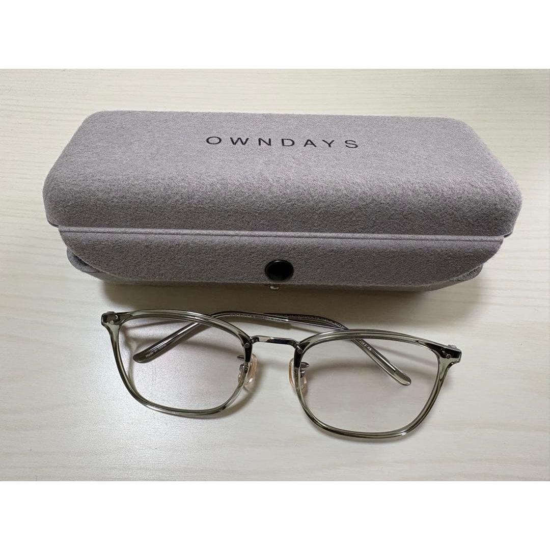 Used [Price reduction] OWNDAYS Gray square color lens glasses (non-prescription) with case