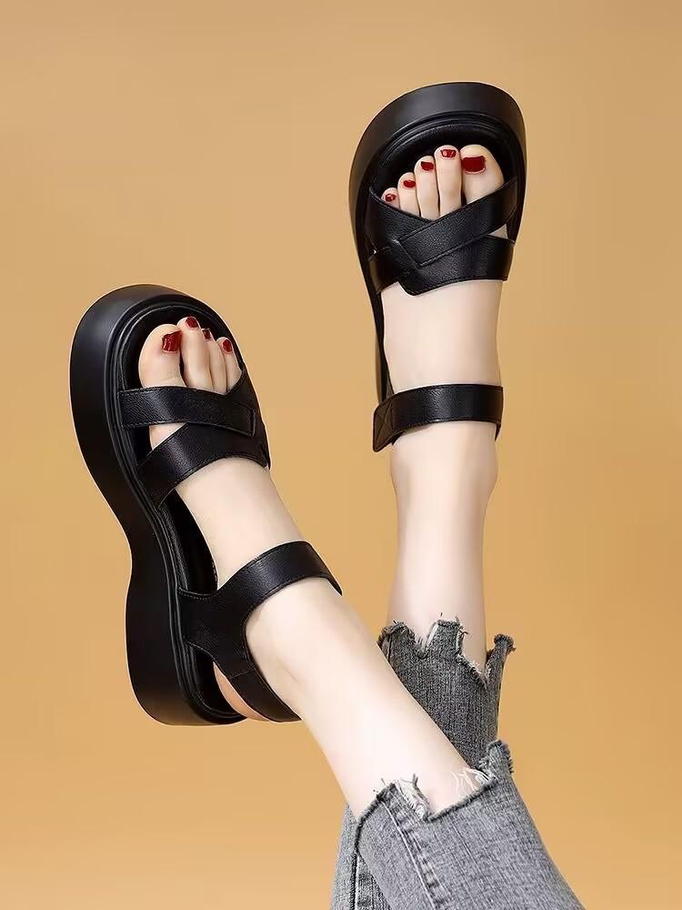 One-word casual wear with beach shoes non-slip Roman shoes with lightweight 2025 summer new platform sandals women