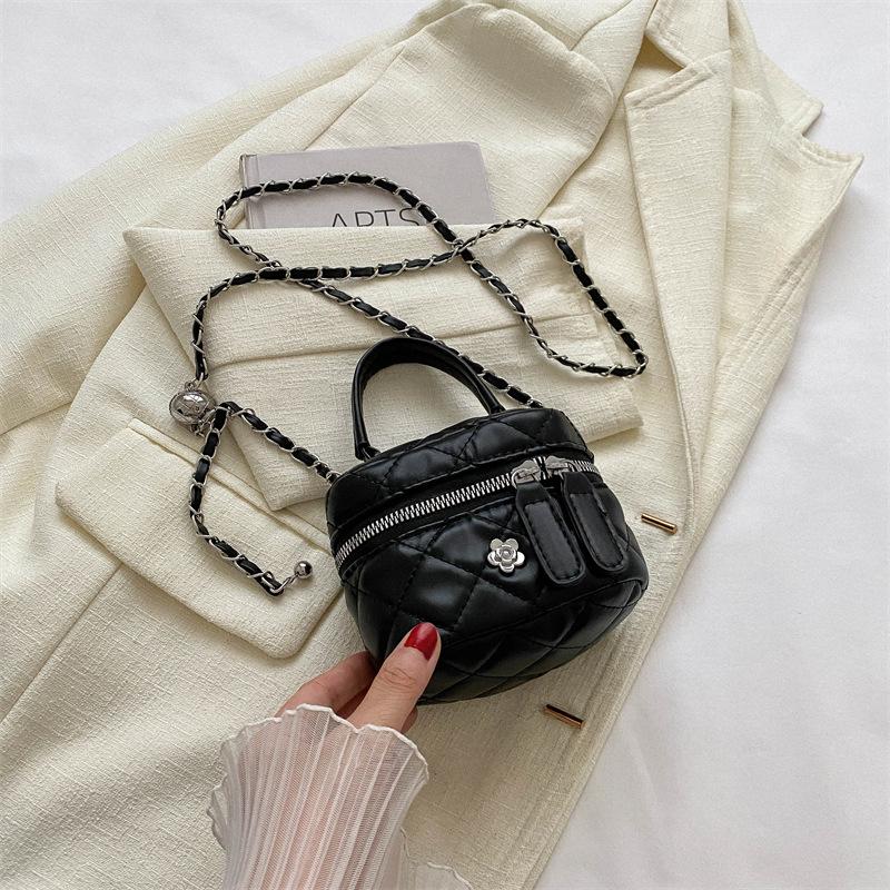 Rhombus embroidery thread fashion mini small bag women's handbag 2025 summer new Internet celebrity shoulder messenger mouth red envelope