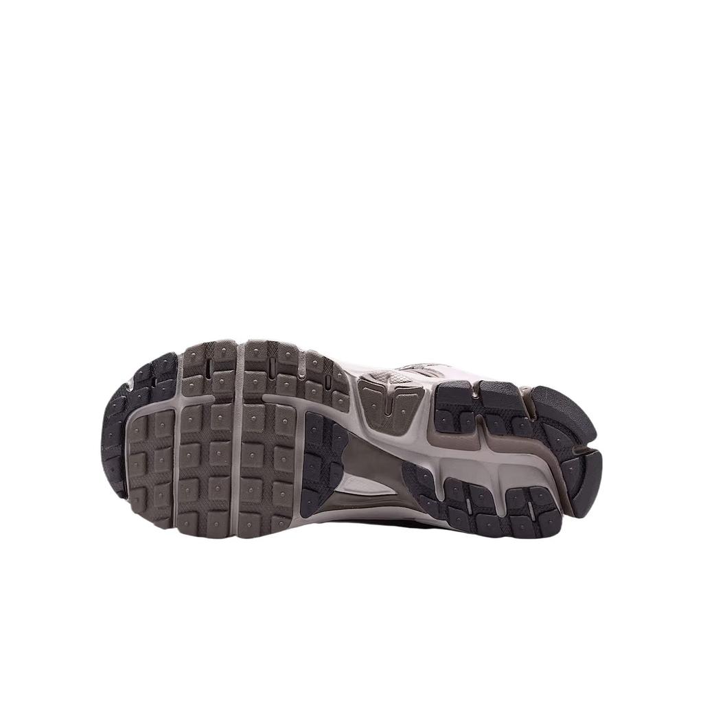 Nike Vomero 5 Gs College Grey Cave Stone Metallic Silver Black HF6998-010