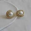 _JJ65 Vintage White Bold Clip-on Earrings