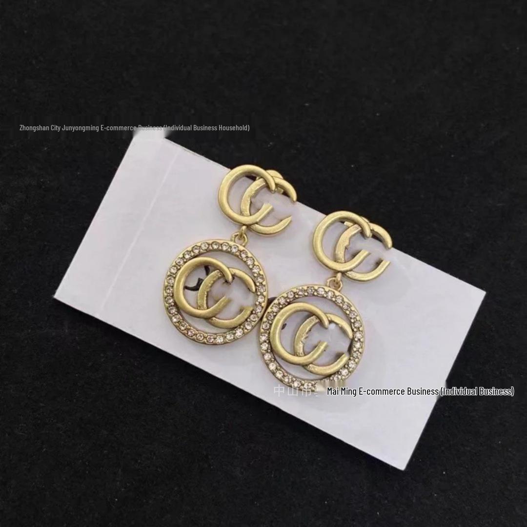 Ретро серьги-гвоздики Double G: Круглая, Инкрустированная Полностью Алмазами, Полая Буква, Покрытие Медью Настоящим Золотом