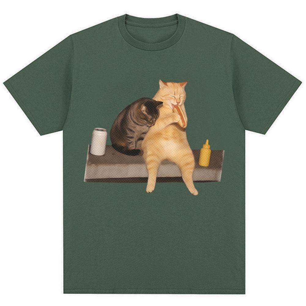 Funny Cat Eating Hot Dog Meme T-shirts Men Women Fashion Vintage Humor T-shirt Oversized Cotton Casual Kawaii T Shirt Streetwear