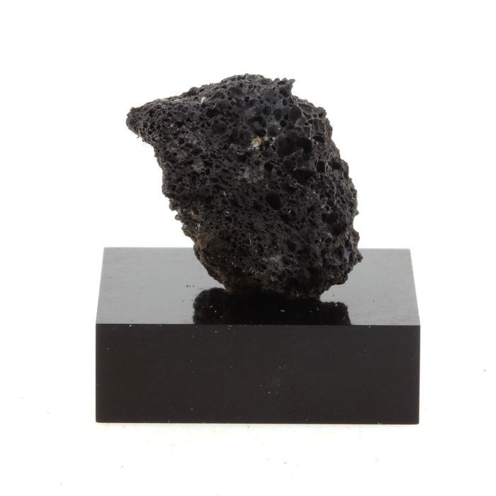 Tephrite 21.6 carats