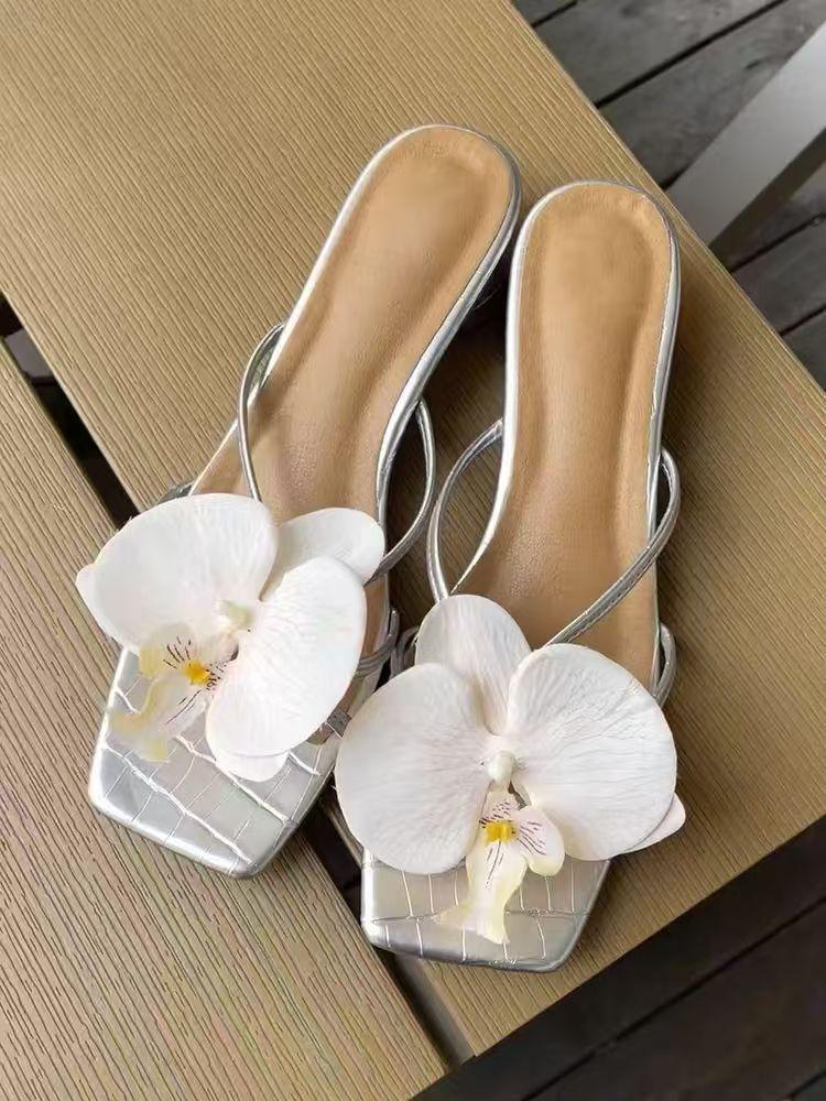Designer Charms Hawaiian Romantic Bohemian Colorful Flower Accessories Summer New Elegant Women Slippers Casual Shoe Lace Charms