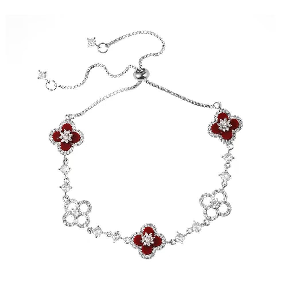 Fashionable Lucky Four-leaf Clover Natural Mother-of-pearl Pull-out Bracelet for Women A Light Luxury and High-end Floral Jewelry Accessory