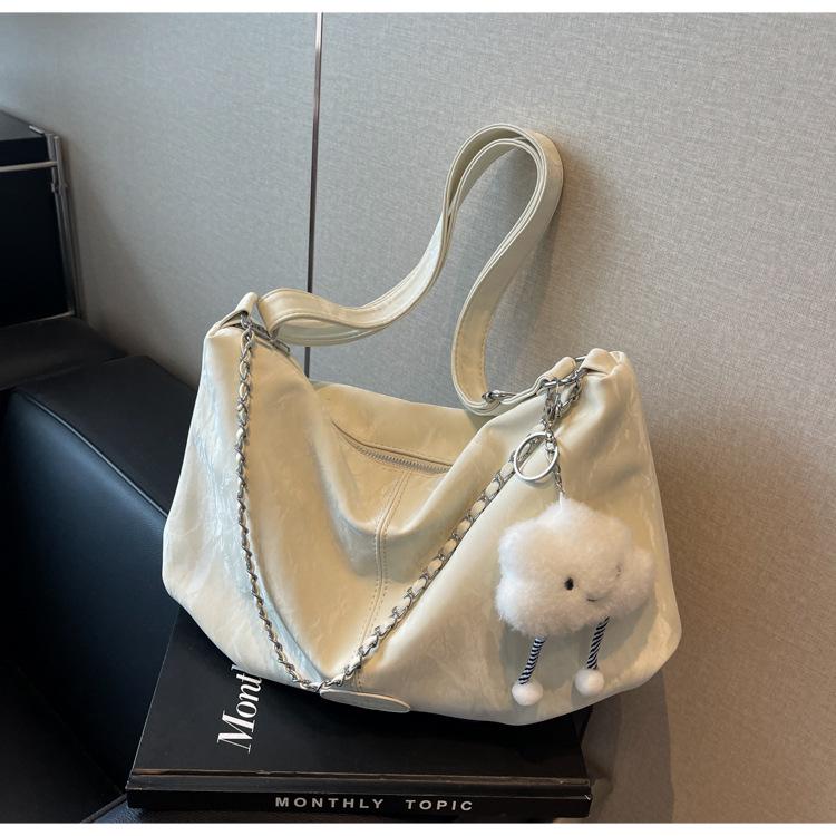 Urban Minimalist Large-Capacity Commuter Shoulder Bag for College Students - High-Quality Crossbody Bag