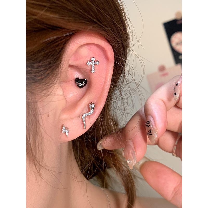 Thai Spicy Snake-Shaped Titanium Steel Ear Cuff – Anti-Allergic & Stylish Design for Women