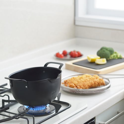 Yoshikawa Aikata Jernfrityrkoker, Oval, Induksjons- og Gasskompatibel, Tsubame-Sanjo, med Praktisk Hellekant, PD3023