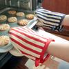 1Pc Insulation Glove Thickened Heat Insulation Glove Lanyard Design Microwave Oven Baking Glove for Kitchen