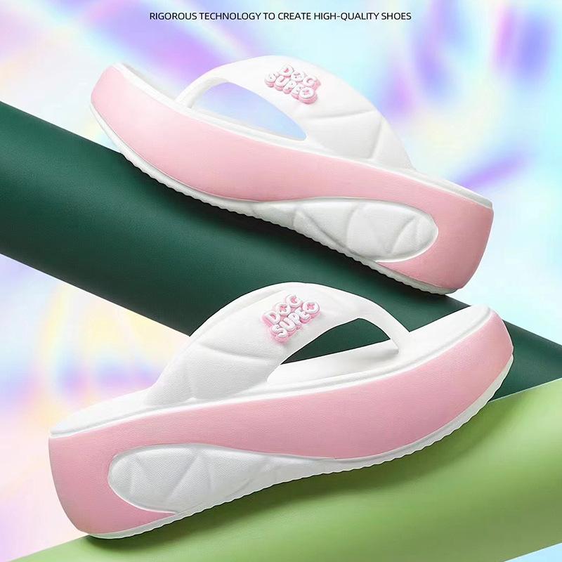 

Обувь на толстой подошве для увеличения роста и шлепанцы для ног выглядят изысканно при ношении на улице 35-36 белый