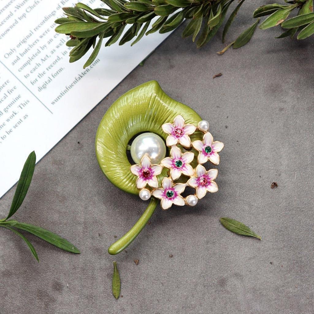 Nature Theme Corsage Pin Plant Shape Brooch Unique Pin Clothing Brooch Alloy Texture for Friendship and Celebration