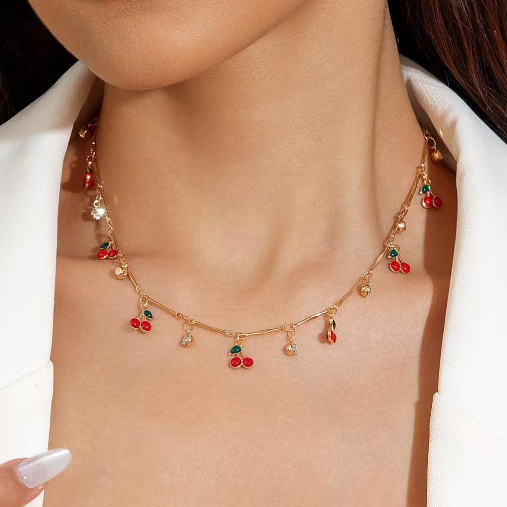 Chic Y-Shaped Multi-Layer Necklace Set for Women - Versatile & Sexy Collarbone Chain.