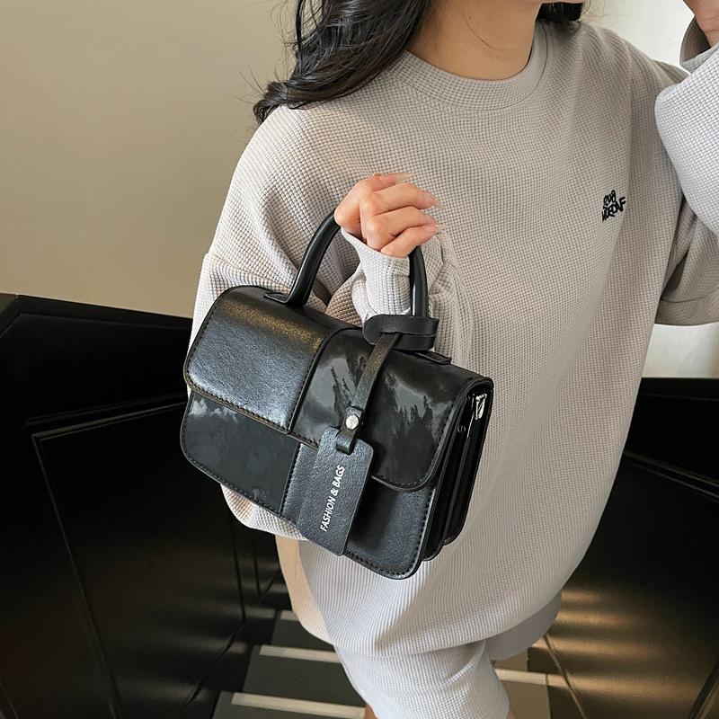 Wholesale women's bags 2025 new shoulder bags popular women's bags niche high-end oblique span women's small square bags