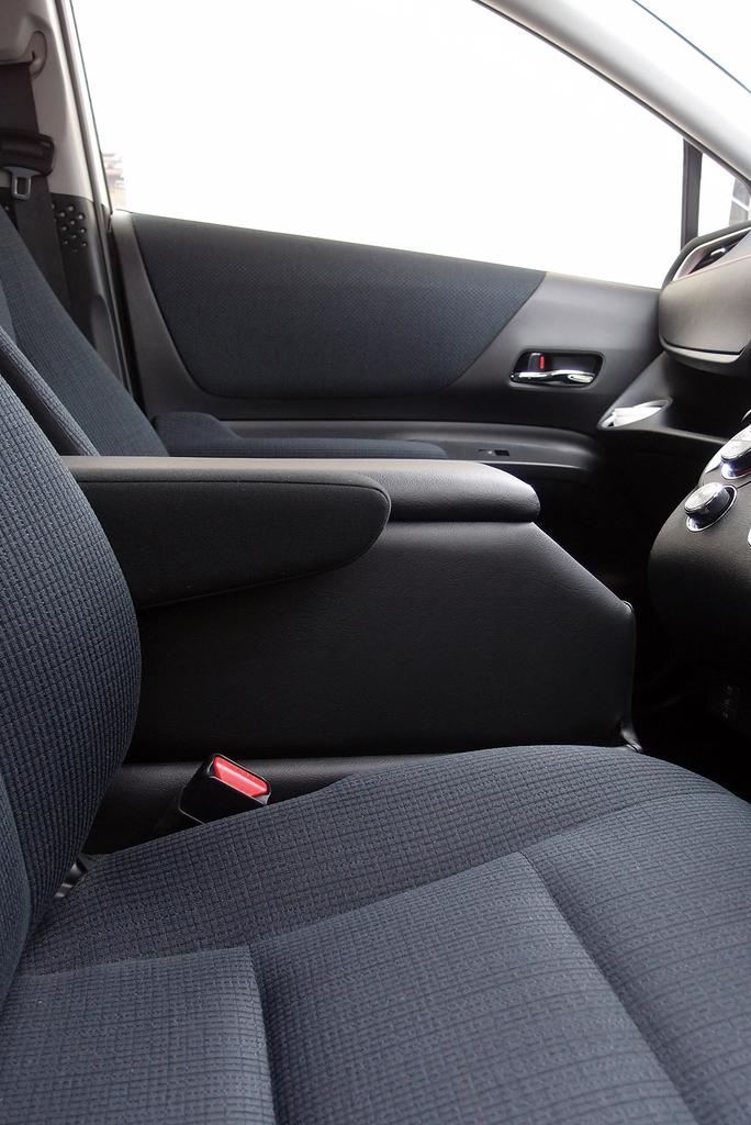 Toyota SHC-1 170 Series Console Box for Sienta, Armrest