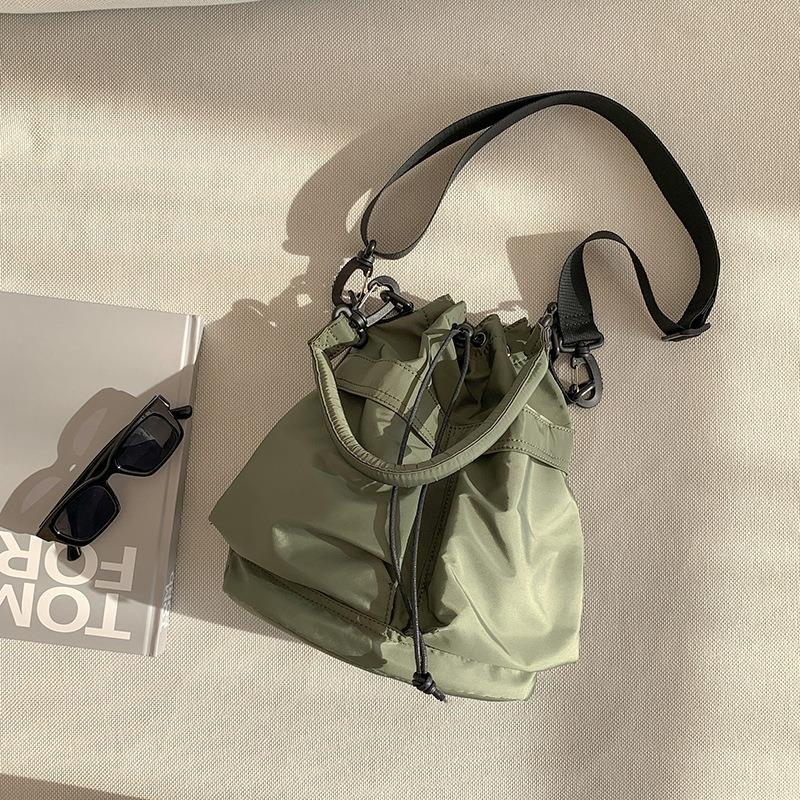 Bag Women's Bag Drawstring Folded Shoulder Crossbody Bag Large Capacity Casual Versatile Lightweight Portable Nylon Bucket Bag Women's