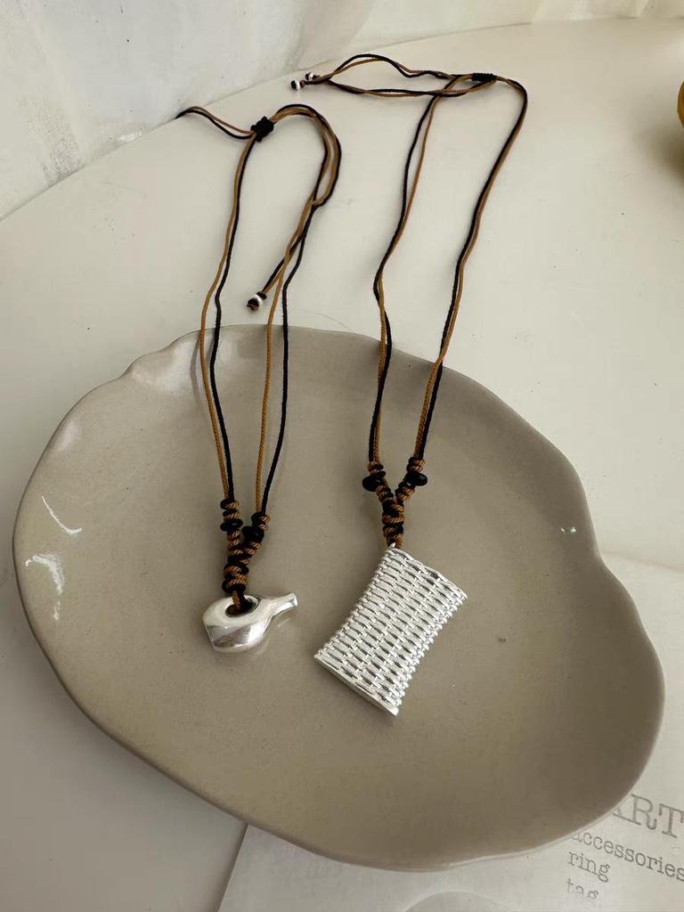 ESN Home Carved Wine Pot Necklace: Nomadic Style Woven Basket Clavicle Chain
