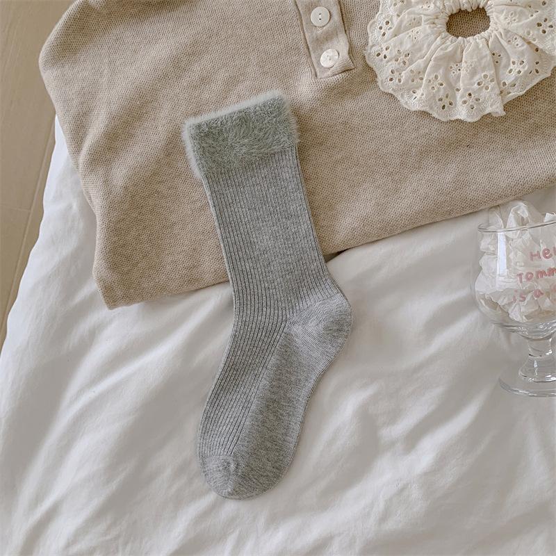 Ladies Keep Warm in Autumn and Winter All Kinds of Simple Boneless Tube Pile Socks